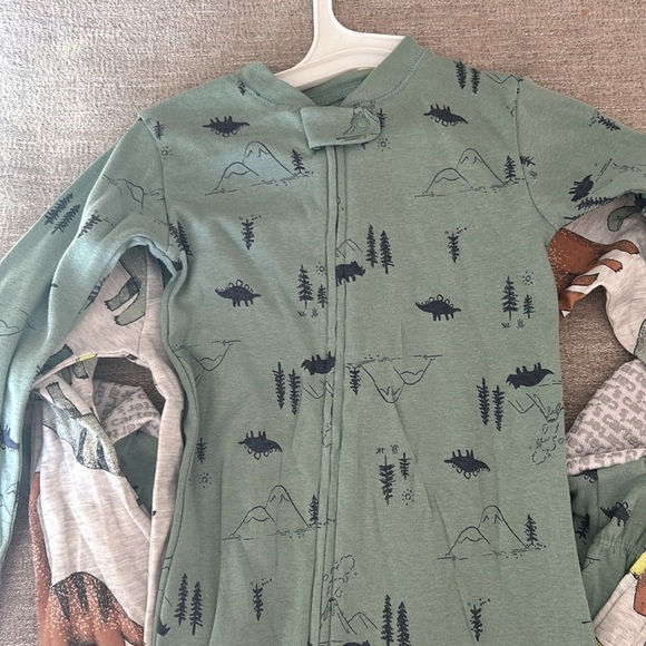 2 Carters Dinosaur footed pajamas Size 3T. NWT - Picture 4 of 9